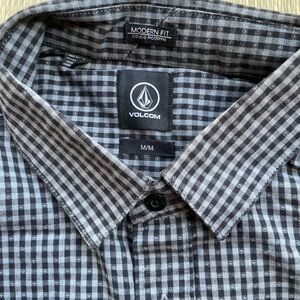Volcom checkered button up shirt M like new